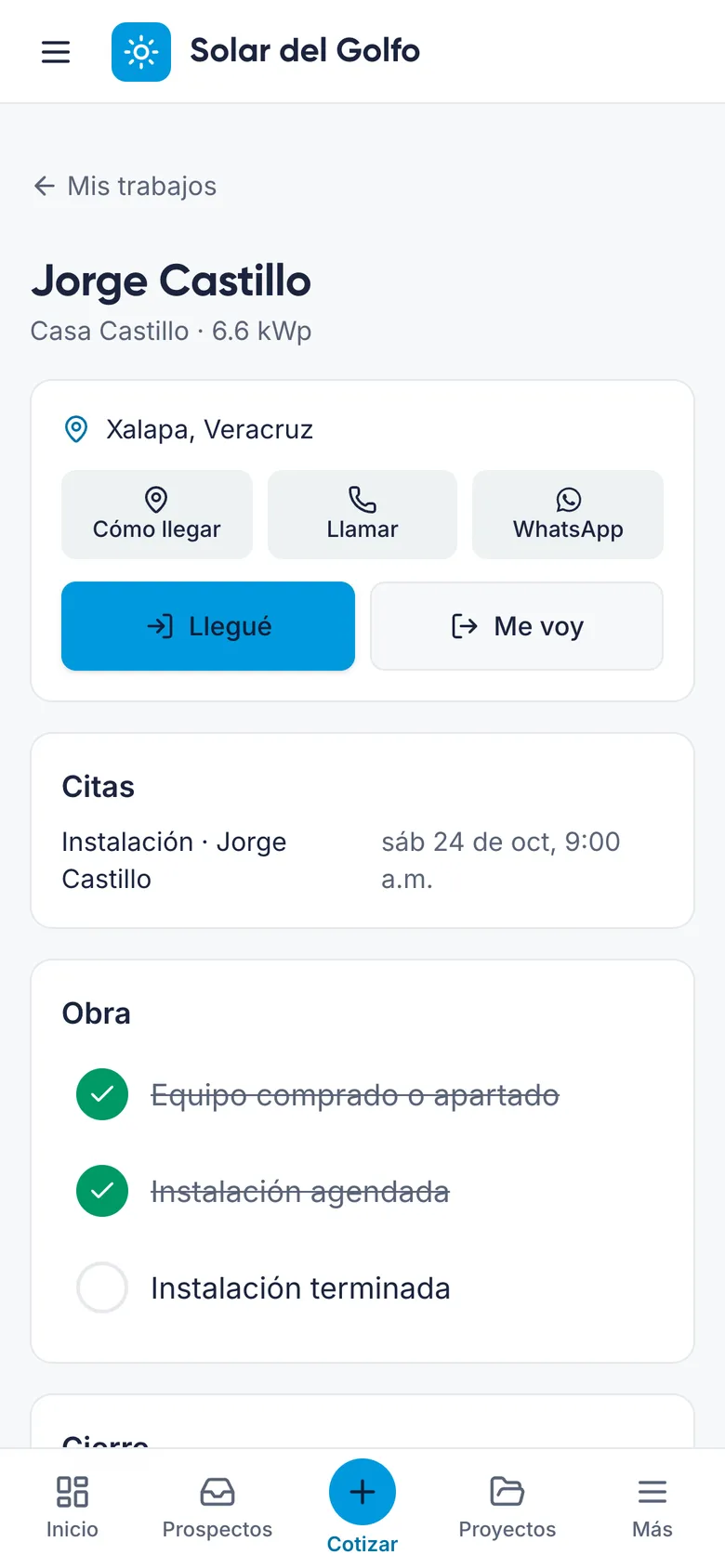 App de campo del instalador con cómo llegar, llegada y checklist de obra
